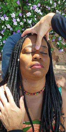 Massage Crânien: Un câlin pour les cheveux ou une thérapie craniosacrale? Depuis 2009, des études montrent les effets d'une telle stimulation sur le fascia qui recouvre tout le corps. 25min=60,00 40min=70,00