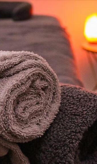 We´ll come to you! Like in ancient Japan, before Shiatsu even existed. Therapists were nomads. Our sessions are prepared in an exclusive fashion. Nothing will be reused between appointments.